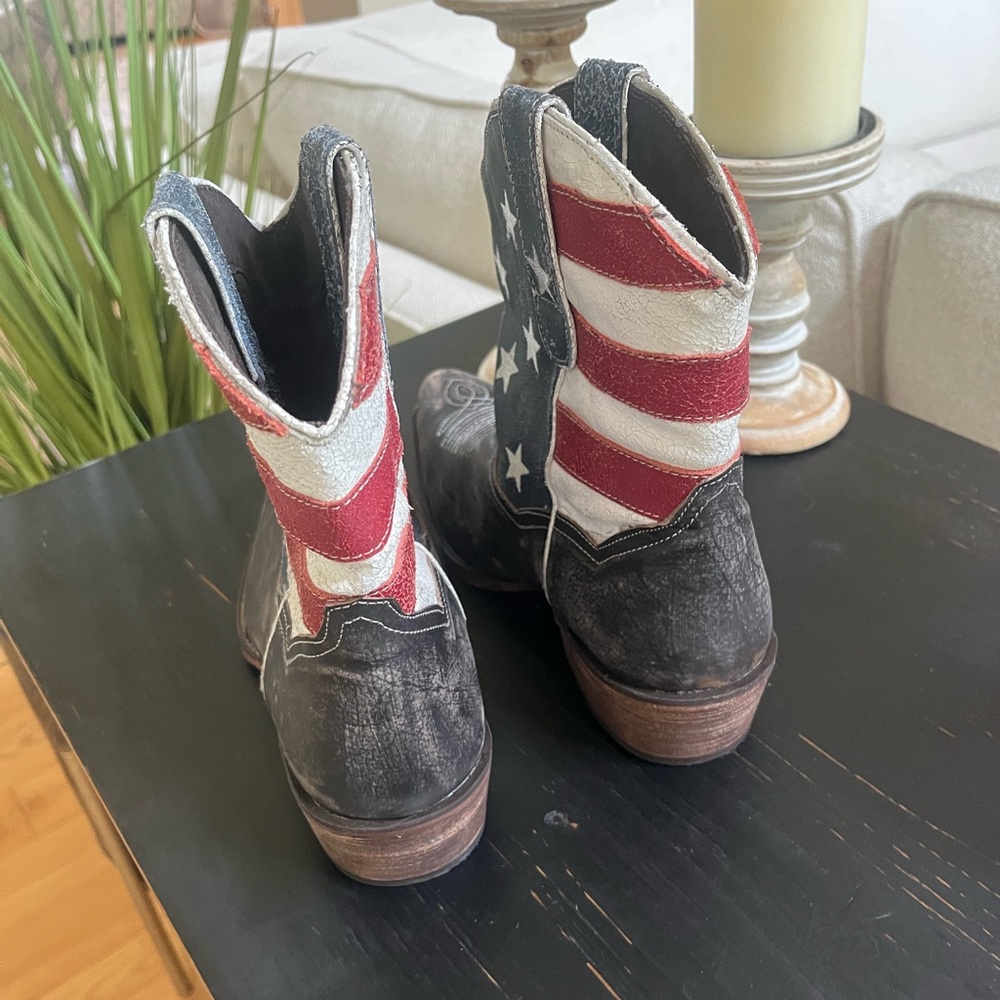 ROPER LEATHER
ANKLE BOOT AMERICAN FLAG WITH DISTRESSED
BROWN VAMP. Sz 8.5 - Picture 4 of 8